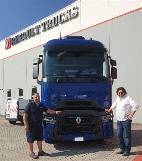 pero lkw|Renault Trucks Commercial Milano 